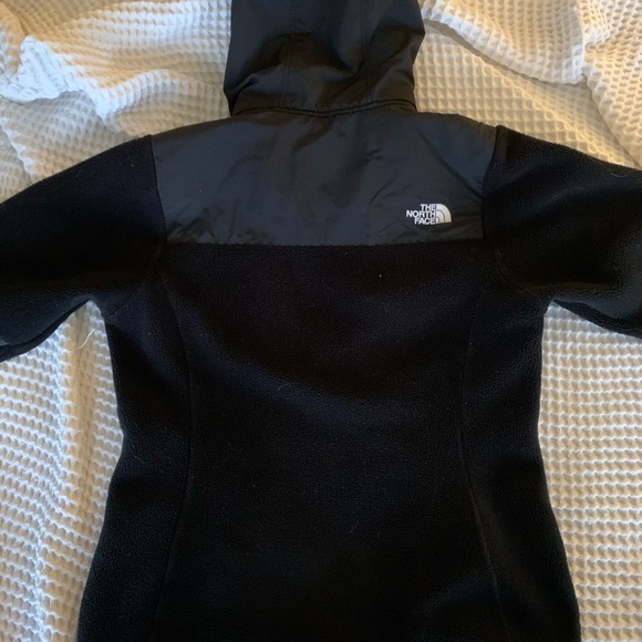 The North Face Women’s Fleece Jacket - Picture 5 of 8